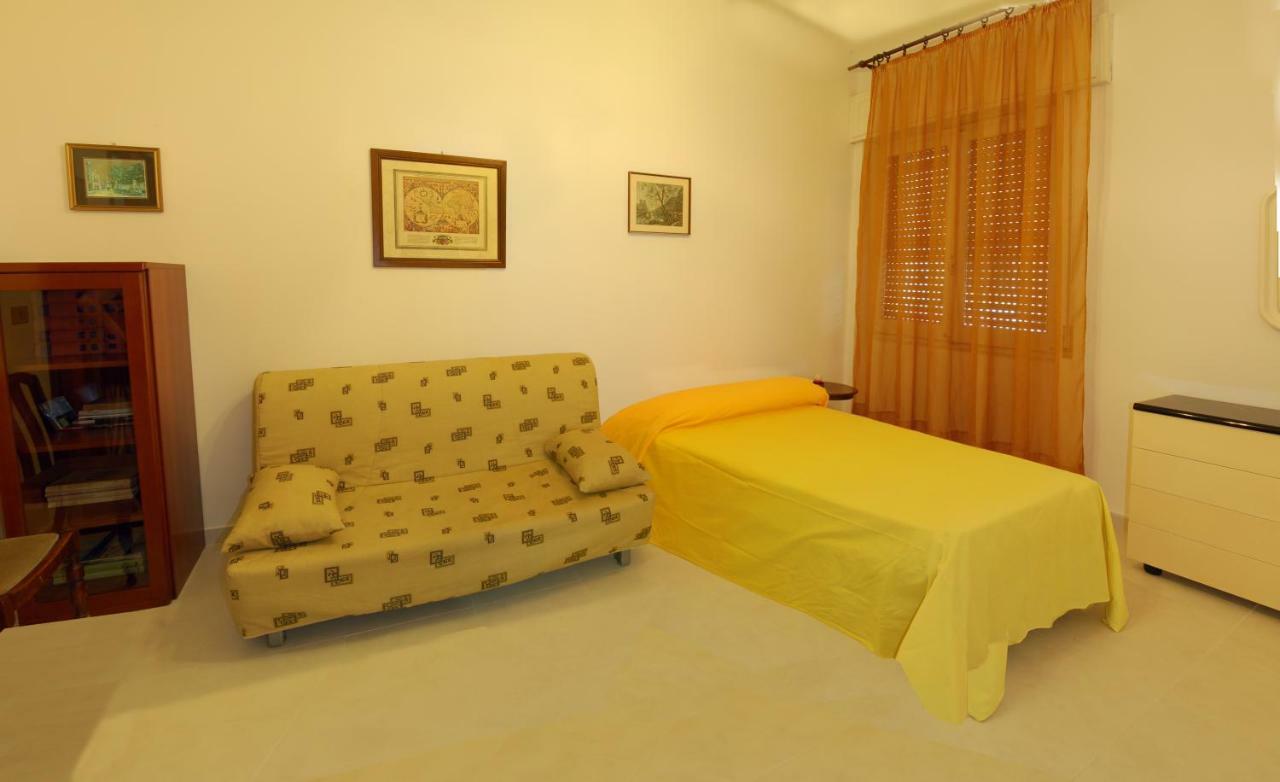 Domus Mater Apartment Cagliari Bagian luar foto