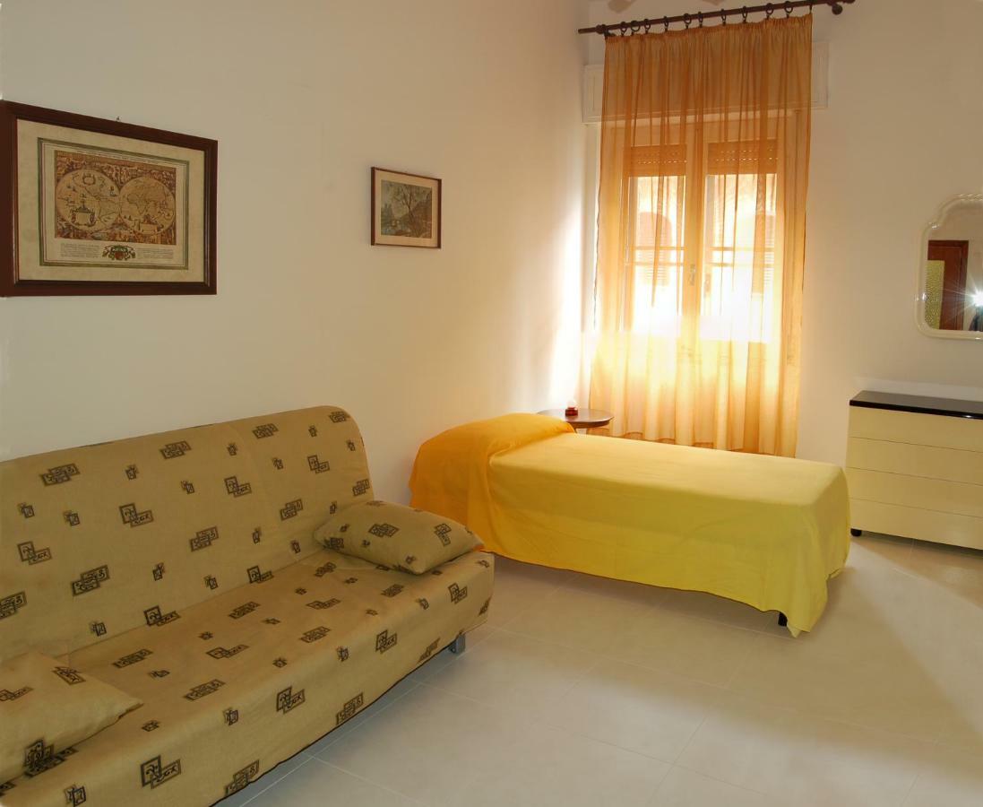 Domus Mater Apartment Cagliari Bagian luar foto