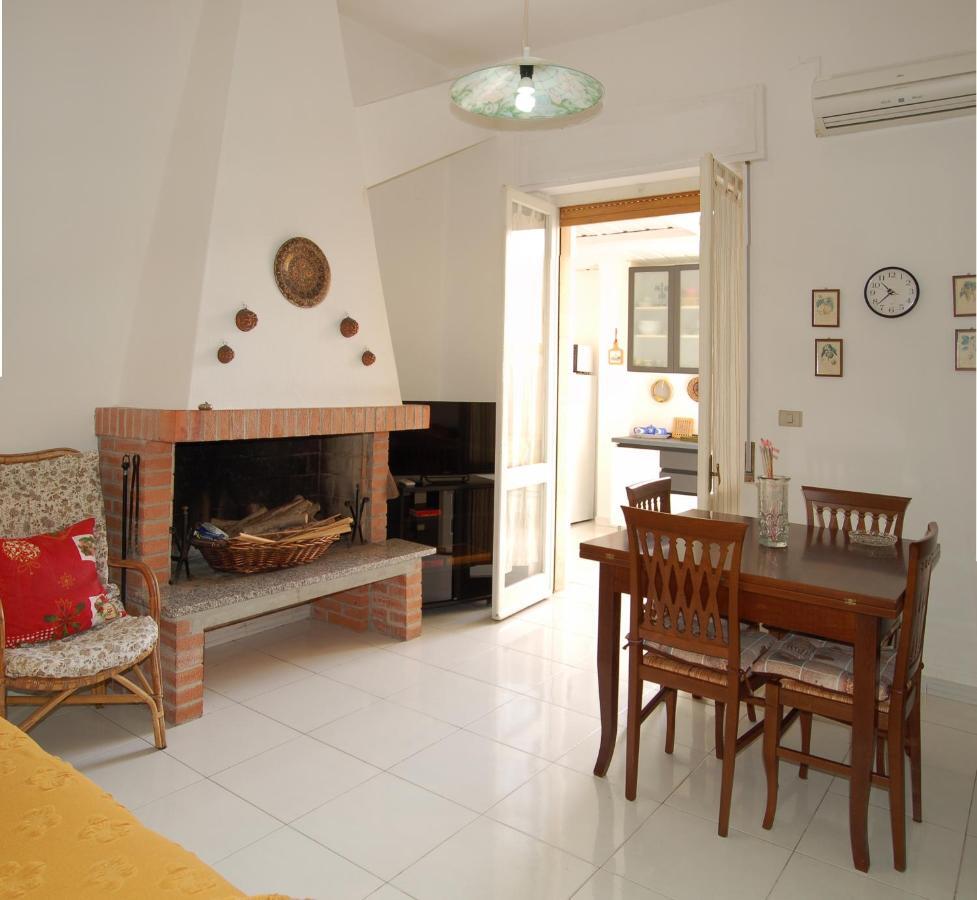 Domus Mater Apartment Cagliari Bagian luar foto