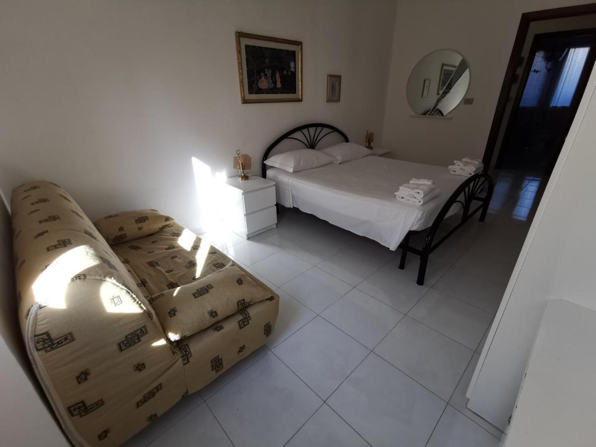 Domus Mater Apartment Cagliari Bagian luar foto
